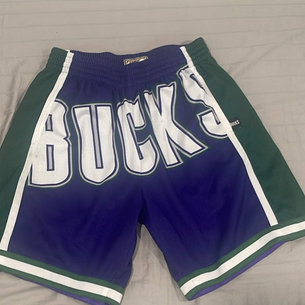 Milwaukee Bucks Graphic Shorts